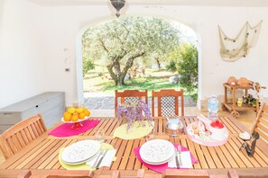 Outdoor dining
