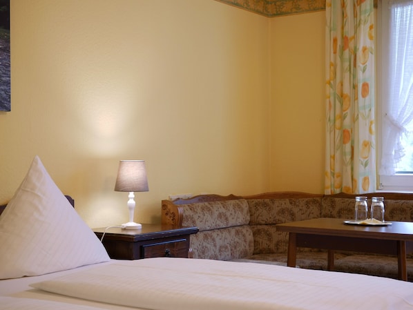 Doppelzimmer mit Balkon, 24qm, max. 2 Person