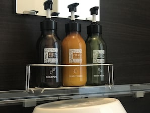 Bathroom amenities