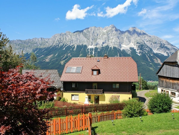 Sky, Cloud, Plant, Mountain, Property, Building, Ecoregion, Natural Landscape, Nature, Natural Environment