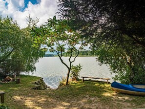 Wolke, Wasser, Pflanze, Himmel, Wasservorräte, Boot, Natürliche Landschaft, Baum, See
