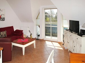 Zimmer, Eigentum, Möbel, Fussboden, Interior Design, Gebäude, Haus, Wohnzimmer, Holzboden, Tabelle