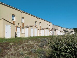 Himmel, Pflanze, Eigentum, Ökoregion, Fenster, Gebäude, Grundstueck, Gras, Landschaft