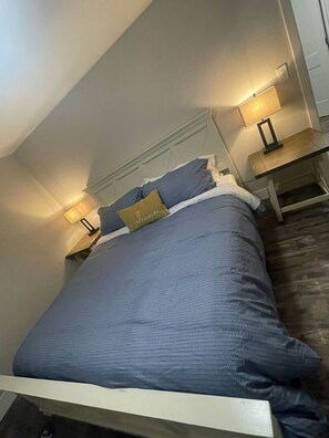 BEDROOM #1
KING SIZE BED
VERY COMFORTABLE MATTRESS
LARGE DRESSER
