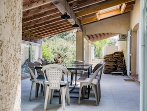 Meubles, Chaise, Table, Plante, Bois, Ombre, Design Intérieur, Porche, Immobilier, Dur
