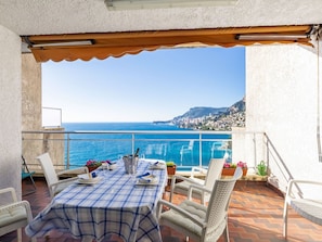 L'Eau, Ciel, Meubles, Propriété, Bâtiment, Chaise, Bleu Azur, Station Balnéaire, Ombre, Mobilier De Jardin