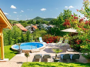 Schwimmbad, Gartenmöbel, Resort, Regenschirm, Möbel, Freizeit, Garten, Eco Hotel, Stuhl, Schatten