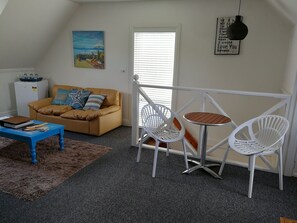 Lounge Room & Breakfast Nook