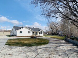 Large circular driveway