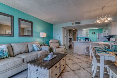 Gorgeous, Beach Front Condo at Gulf Shores Plantation Palms