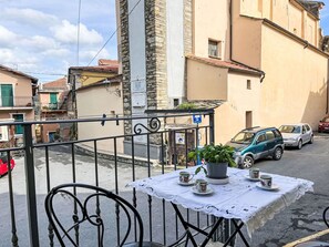 Tür, Balkon, Eisen, Blumentopf, Stuhl, Zimmerpflanze, Gartenmöbel, Tisch Im Freien