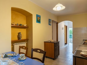 Lighting, Room, Interior Design, Serveware, Ceiling, Floor, Drawer, Flooring, Wall, Interior Design