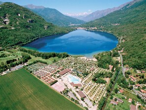 Natürliche Landschaft, Luftaufnahmen, Wasservorräte, Vogelperspektive, Wasser, Reservoir, See, Berg, Fluss, Tourismus