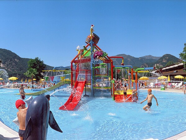 Wasserpark, Freizeit, Schwimmbad, Erholung, Park, Spass, Rutsche, Nonbuilding Struktur, Tourismus