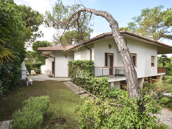 Eigentum, Haus, Zuhause, Grundeigentum, Vegetation, Wohngebiet, Gebäude, Die Architektur, Baum, Hütte
