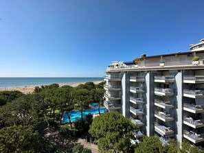 Ciel, L'Eau, Bâtiment, Plante, Bleu Azur, Arbre, Condominium, Maison, Design Urbain, Bloc Tour
