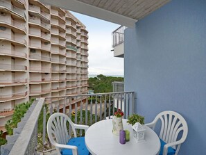 Propriété, Bâtiment, Pièce, Immobilier, Maison, Architecture, Appartement, Design Intérieur, Villa, Balcon