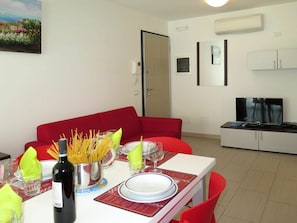 Zimmer, Eigentum, Interior Design, Gebäude, Gelb, Möbel, Haus, Tabelle, Grundeigentum, Wohnzimmer