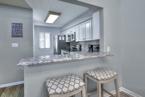 All modern appliances to make meal preparation a breeze.