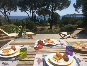 Terrasse principale vue sur la mer