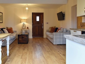 Open plan living space | Sparrow - Bird Barn Cottages, Lower Drayton, near Penkridge