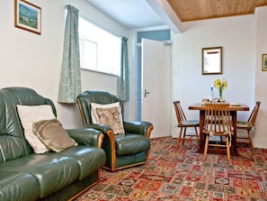 Spacious living and dining room | Chinkwell - Wooder Manor, Widecombe-in-the-Moor, near Bovey Tracey