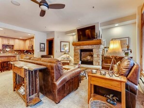 Living Room - 2 Bedroom - The Timbers - Keystone CO