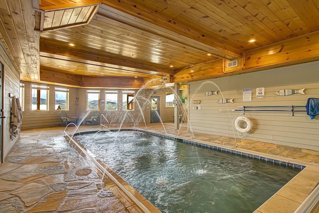 Smoky Mountains Pool Cabin