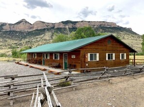 Creek Side Cabins