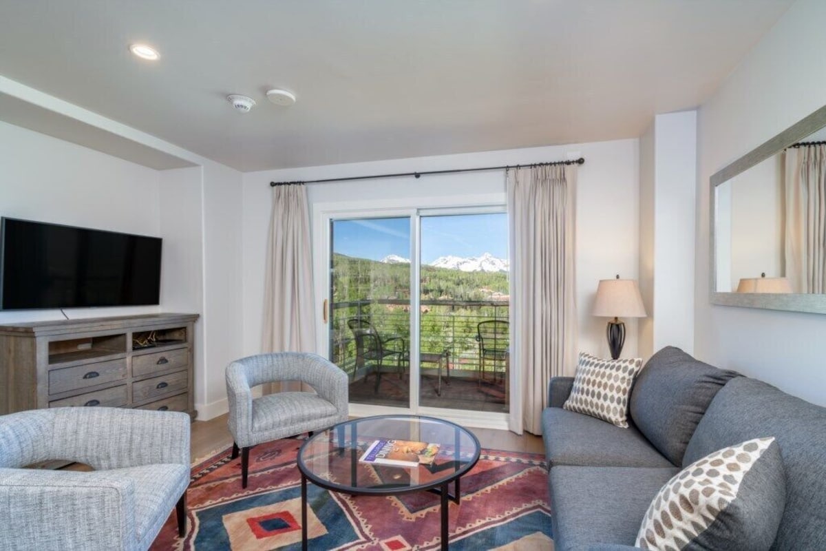 1 bedroom Penthouse at the Peaks Resort and Spa