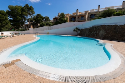 Newly Renovated Apartment Enzo with Wi-Fi, Terrace & Pool; Parking Available