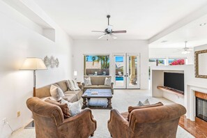 Bright and open floor plan!