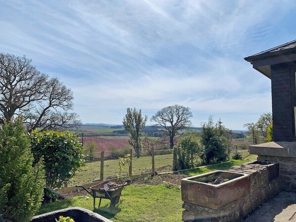 Stunning expansive views | The Cottage, Methven, near Perth