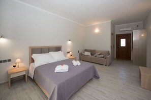Erikousa Palace Studio M12 Bedroom