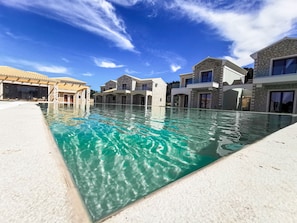 Erikousa Palace Studio M12 Swimming Pool