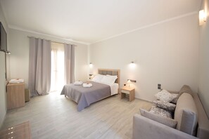 Erikousa Palace Studio M12 Bedroom