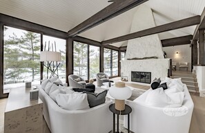 Great Room &amp; Fireplace