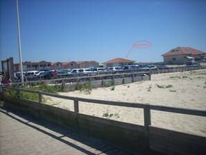 Unclassified image, 2 of 23, button