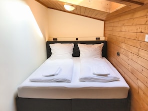 Appartementhaus Zillertal: Ferienwohnung 4 - Schlafzimmer
