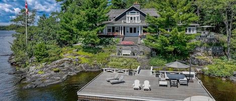 Old Woman Island Main Cottage &amp; Dock