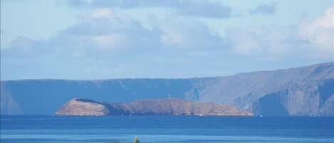 View of Molokini from the lanai (zoomed in)