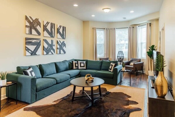 Large and Spacious Living Area