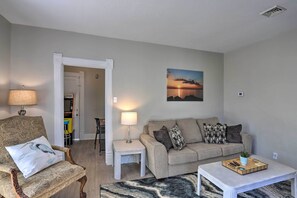 Living Room | Free WiFi | Air Conditioning