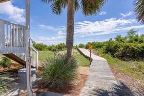 Welcome to Harbor Island beach getaway!