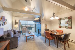 Bright & Spacious Living Area, Gas Fireplace, HDTV, Sleeper Sofa, Dining Table for 4, Sliding Glass Doors Access Private Deck - Village Views