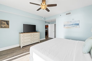 Gulf View Primary Bedroom with King Size Bed