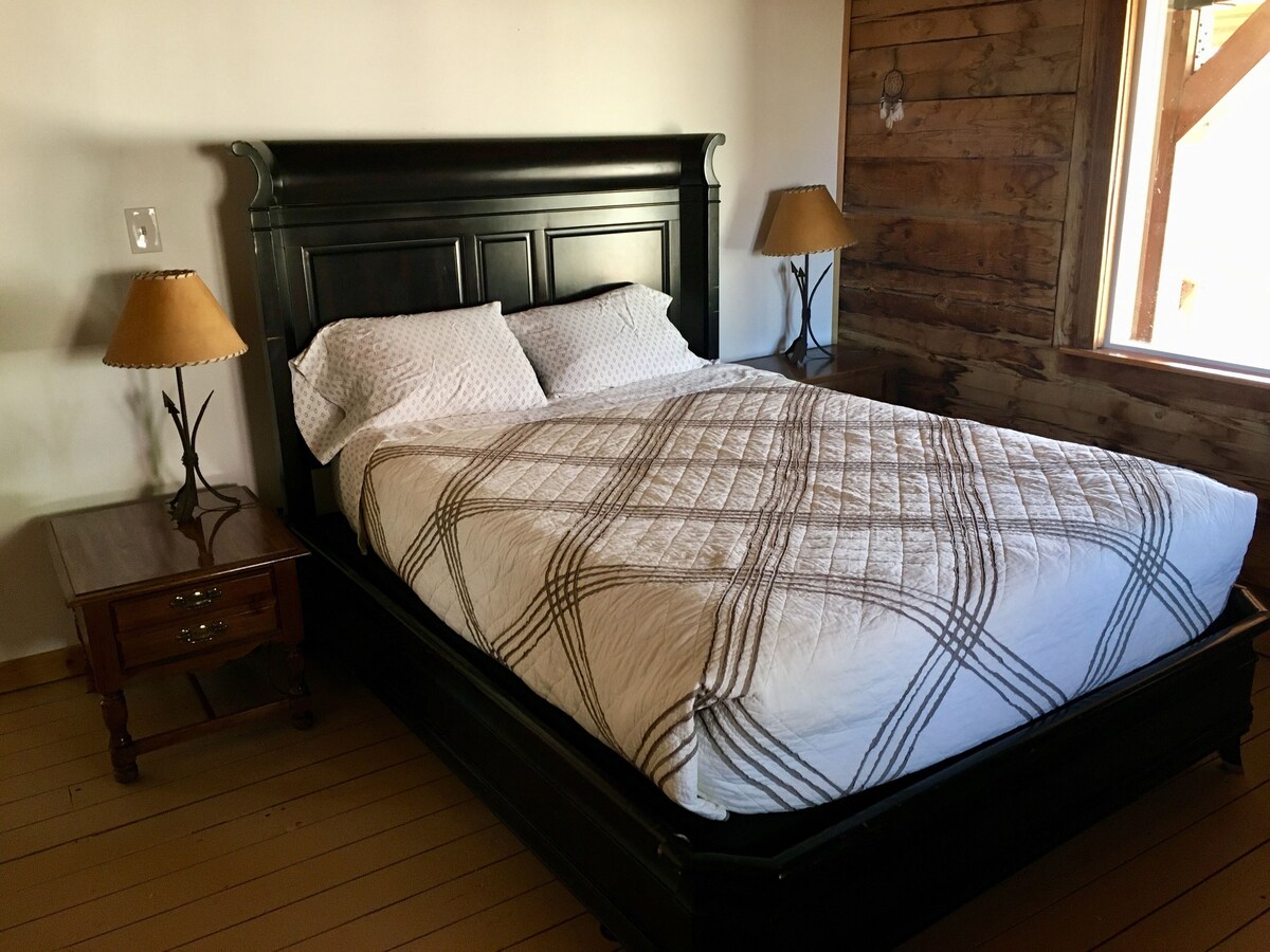 Beautifully restored cottage surrounded by the wilderness area of Vermilion Cliffs