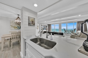 Beautifully remodeled kitchen 