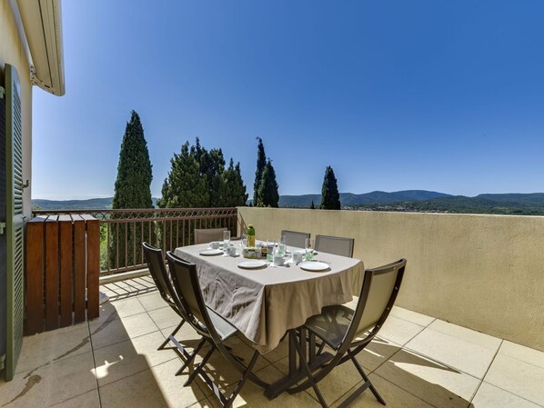 Propriété, Immobilier, Maison, Table, Bâtiment, Pièce, Meubles, Domicile, Design Intérieur, Vacances