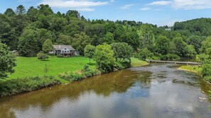 Welcome to Temenos on the New River in Crumpler NC.